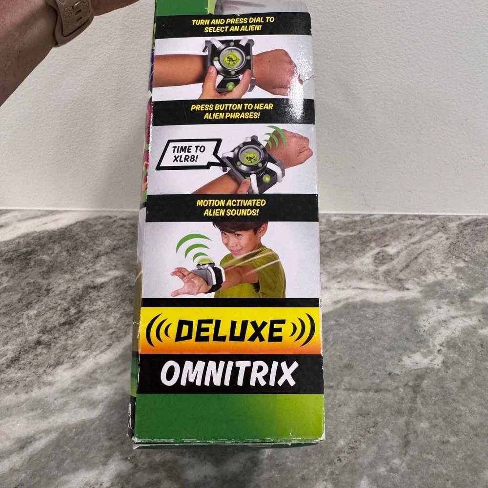 Ben 10 Deluxe Omnitrix Watch Playmates Toys 100+ Phrases Sound FX 76931 NIB